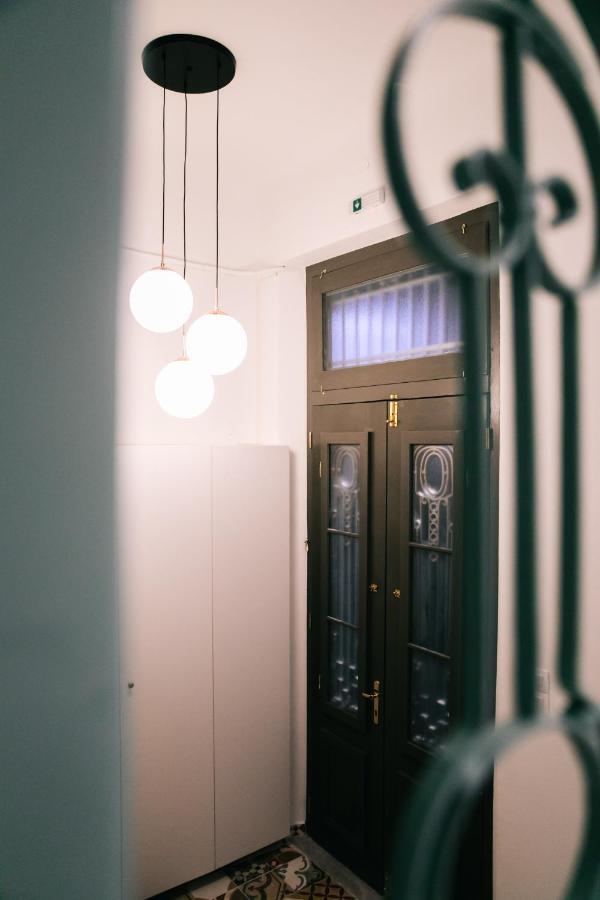 Volos Suites Center מראה חיצוני תמונה